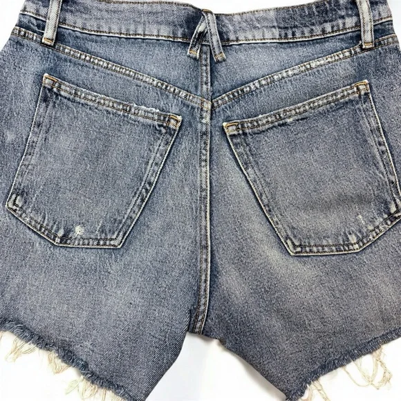 Maurice’s Goldie Blues Cheeky Shorts Size 8 Distressed Raw Hemmed Medium Wash - Picture 4 of 10